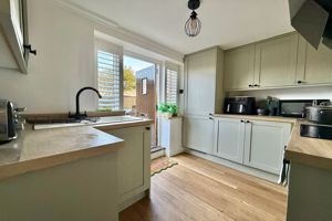 Kitchen- click for photo gallery